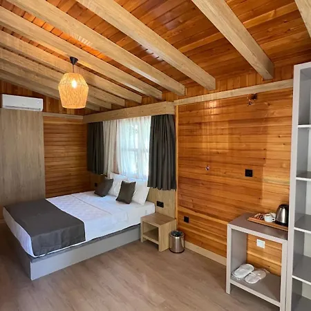 Perast Garden Otel *